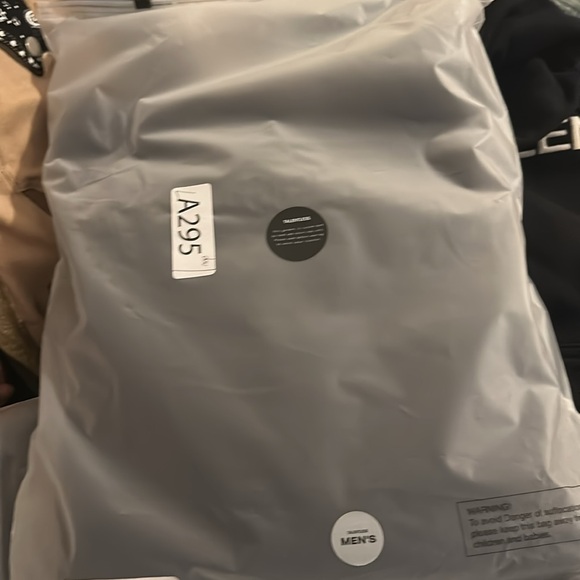 Talentless Black Sweatshirt NWT  Classic Pullover Hoodie Large - Picture 6 of 9